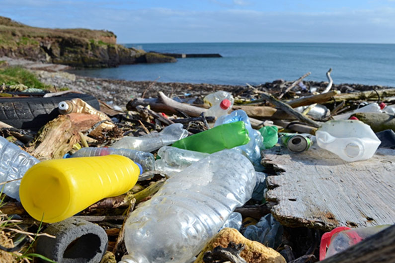 Há 40 anos já se sabe que o reciclo de plásticos não funciona como solução permanente para a questão dos resíduos sólidos.